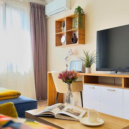 Уютная 2-Комнатная Квартира В Центре Г. Алматы Ngoại thất bức ảnh